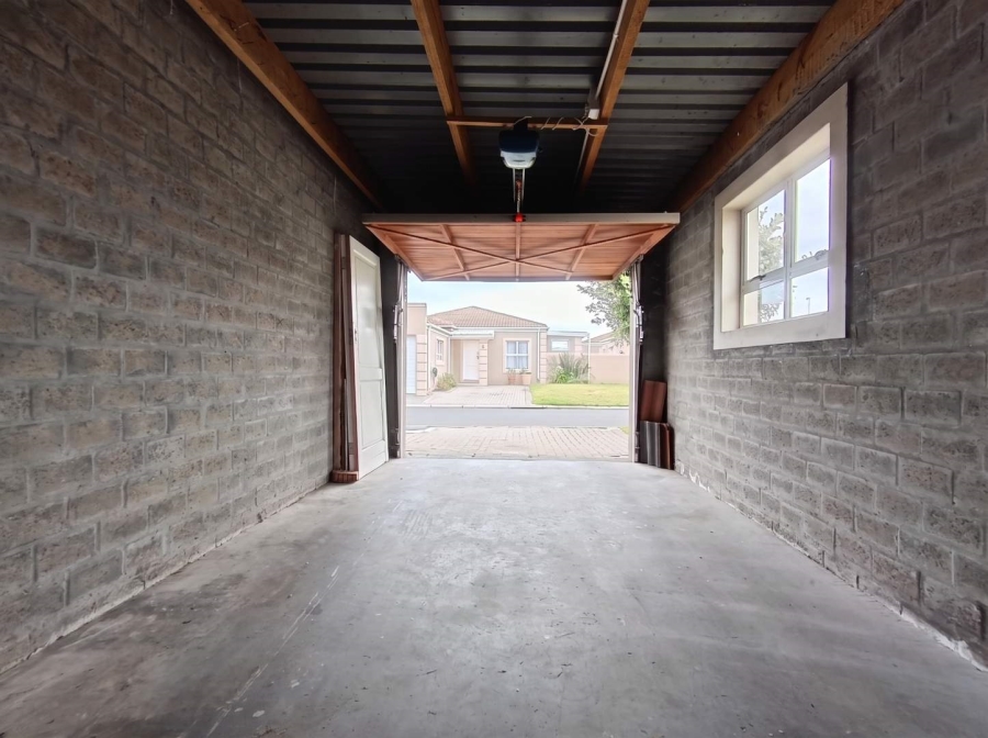 To Let 2 Bedroom Property for Rent in Costa Da Gama Western Cape